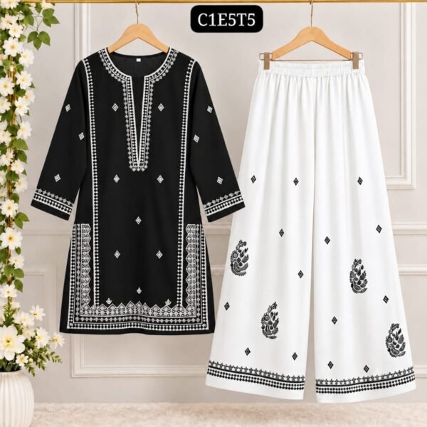 🌸 Embroidered 2-Piece Suit with Farshi Shalwar 🌸
