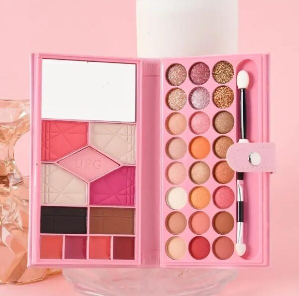 • 4 colours Lipstick — photo 3 (Al-Atabah PK)