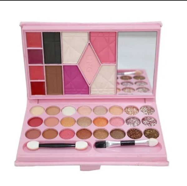 • 4 colours Lipstick — photo 4 (Al-Atabah PK)