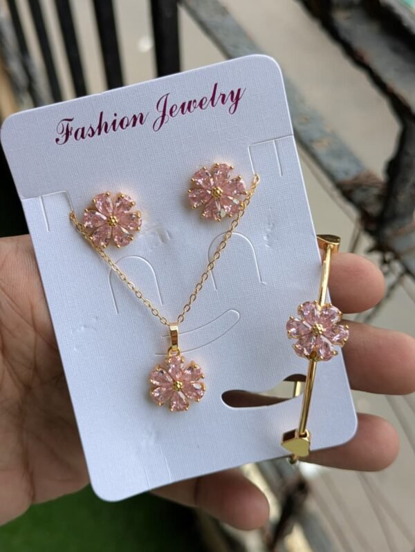 Floral Locket Set with Adjustable Bangle – 4 Colours - photo 4 Floral Locket Set with Adjustable Bangle – 4 Colours - photo 4