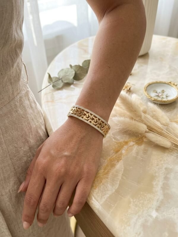 Stainless Steel Leaf Handcuff Bangle – Gold Tone - photo 3