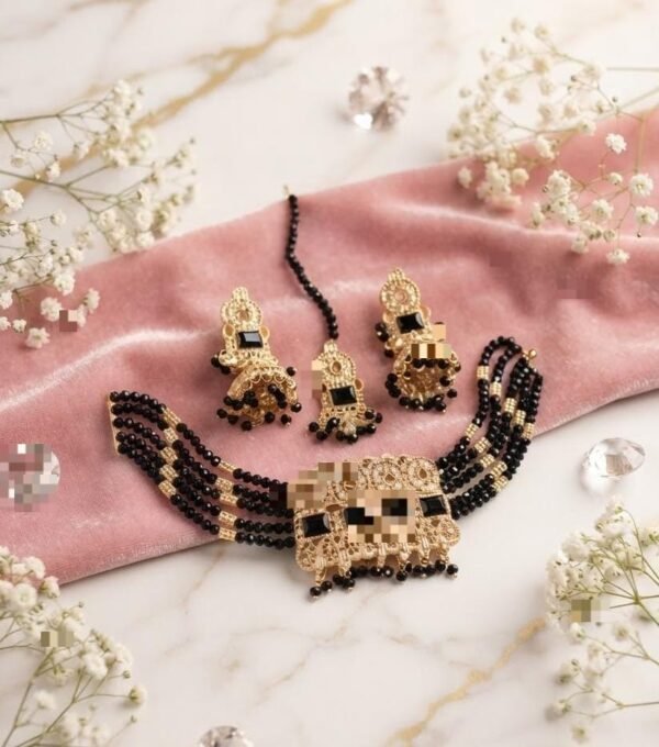 Crystal Chokar Set