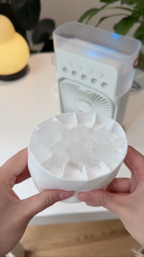 Ice tray accessory of the desktop mist fan for extra cooling
