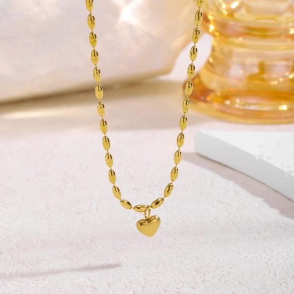 Stillness Locket Chain – Elegant Pendant Necklace for Women