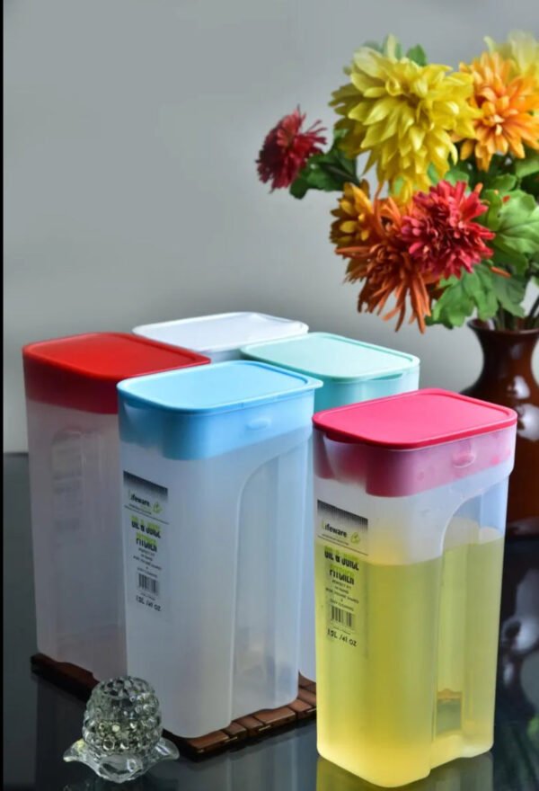 Oil jug / 1.2 Litre Oil Jug - Liquid Jug - Milk Jug - Liquid Container Random Color - Airtight Jug - for Home Use