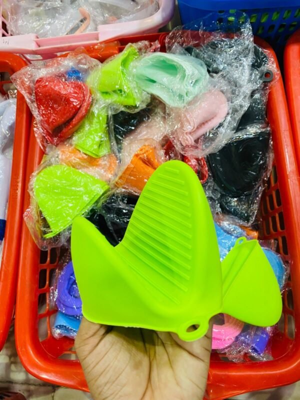 Silicon Pot Gloves (Pair) (Random Colours) - with Cash on Delivery