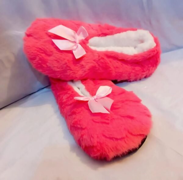 Women's Plush Indoor Slippers Soft, Cozy, Warm for Carpet - Durable Design